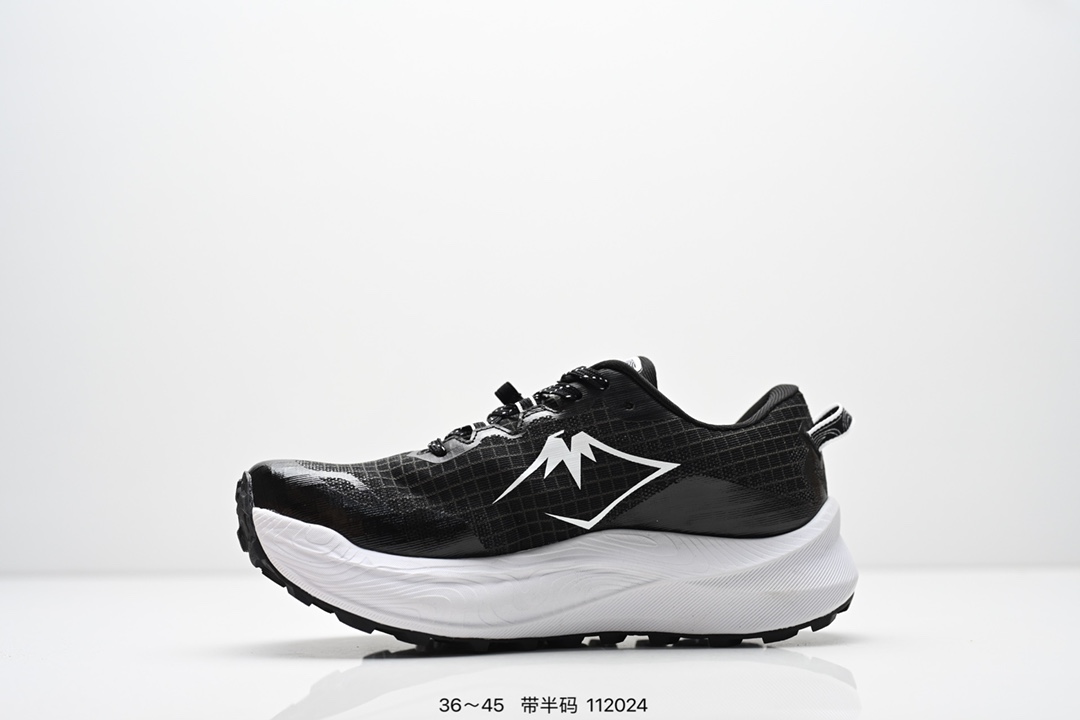 💰160
ASICS GEL-TRABUCO MAX 3 亚瑟士 网面透气 耐磨 越野跑步鞋
这双鞋的外观设计超级吸引人 简约大气 色彩搭配也很时尚 ASICS亚瑟士的独家GEL缓震科技 在跑步过程中感受到前所未有的舒适感 脚底仿佛踩在云端一般轻盈 这双鞋的抓地力也非常出色 无论是湿滑的泥泞小路还是崎岖的山路 它都能牢牢地抓住地面 
货号:1011B976-750
尺码:36 37 37.5 38 39 39.5 40.5 41.5 42 42.5 43.5 44 45
编码：112024