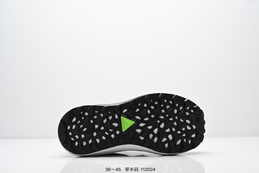 💰160
ASICS GEL-TRABUCO MAX 3 亚瑟士 网面透气 耐磨 越野跑步鞋
这双鞋的外观设计超级吸引人 简约大气 色彩搭配也很时尚 ASICS亚瑟士的独家GEL缓震科技 在跑步过程中感受到前所未有的舒适感 脚底仿佛踩在云端一般轻盈 这双鞋的抓地力也非常出色 无论是湿滑的泥泞小路还是崎岖的山路 它都能牢牢地抓住地面 
货号:1011B976-750
尺码:36 37 37.5 38 39 39.5 40.5 41.5 42 42.5 43.5 44 45
编码：112024