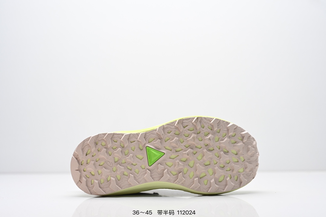 💰160
ASICS GEL-TRABUCO MAX 3 亚瑟士 网面透气 耐磨 越野跑步鞋
这双鞋的外观设计超级吸引人 简约大气 色彩搭配也很时尚 ASICS亚瑟士的独家GEL缓震科技 在跑步过程中感受到前所未有的舒适感 脚底仿佛踩在云端一般轻盈 这双鞋的抓地力也非常出色 无论是湿滑的泥泞小路还是崎岖的山路 它都能牢牢地抓住地面 
货号:1011B976-750
尺码:36 37 37.5 38 39 39.5 40.5 41.5 42 42.5 43.5 44 45
编码：112024