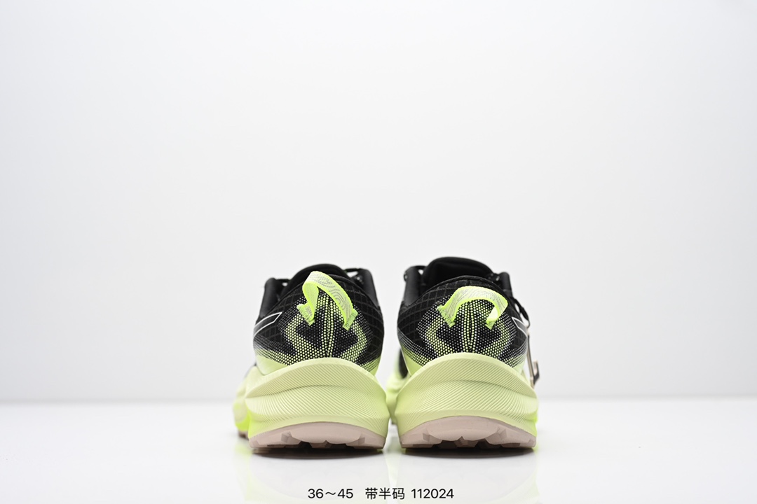 💰160
ASICS GEL-TRABUCO MAX 3 亚瑟士 网面透气 耐磨 越野跑步鞋
这双鞋的外观设计超级吸引人 简约大气 色彩搭配也很时尚 ASICS亚瑟士的独家GEL缓震科技 在跑步过程中感受到前所未有的舒适感 脚底仿佛踩在云端一般轻盈 这双鞋的抓地力也非常出色 无论是湿滑的泥泞小路还是崎岖的山路 它都能牢牢地抓住地面 
货号:1011B976-750
尺码:36 37 37.5 38 39 39.5 40.5 41.5 42 42.5 43.5 44 45
编码：112024