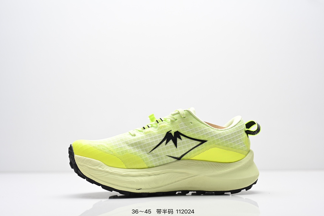 💰160
ASICS GEL-TRABUCO MAX 3 亚瑟士 网面透气 耐磨 越野跑步鞋
这双鞋的外观设计超级吸引人 简约大气 色彩搭配也很时尚 ASICS亚瑟士的独家GEL缓震科技 在跑步过程中感受到前所未有的舒适感 脚底仿佛踩在云端一般轻盈 这双鞋的抓地力也非常出色 无论是湿滑的泥泞小路还是崎岖的山路 它都能牢牢地抓住地面 
货号:1011B976-750
尺码:36 37 37.5 38 39 39.5 40.5 41.5 42 42.5 43.5 44 45
编码：112024