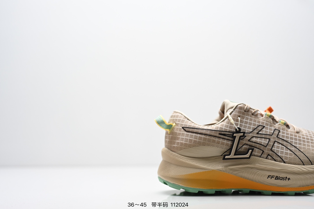 💰160
ASICS GEL-TRABUCO MAX 3 亚瑟士 网面透气 耐磨 越野跑步鞋
这双鞋的外观设计超级吸引人 简约大气 色彩搭配也很时尚 ASICS亚瑟士的独家GEL缓震科技 在跑步过程中感受到前所未有的舒适感 脚底仿佛踩在云端一般轻盈 这双鞋的抓地力也非常出色 无论是湿滑的泥泞小路还是崎岖的山路 它都能牢牢地抓住地面 
货号:1011B976-750
尺码:36 37 37.5 38 39 39.5 40.5 41.5 42 42.5 43.5 44 45
编码：112024