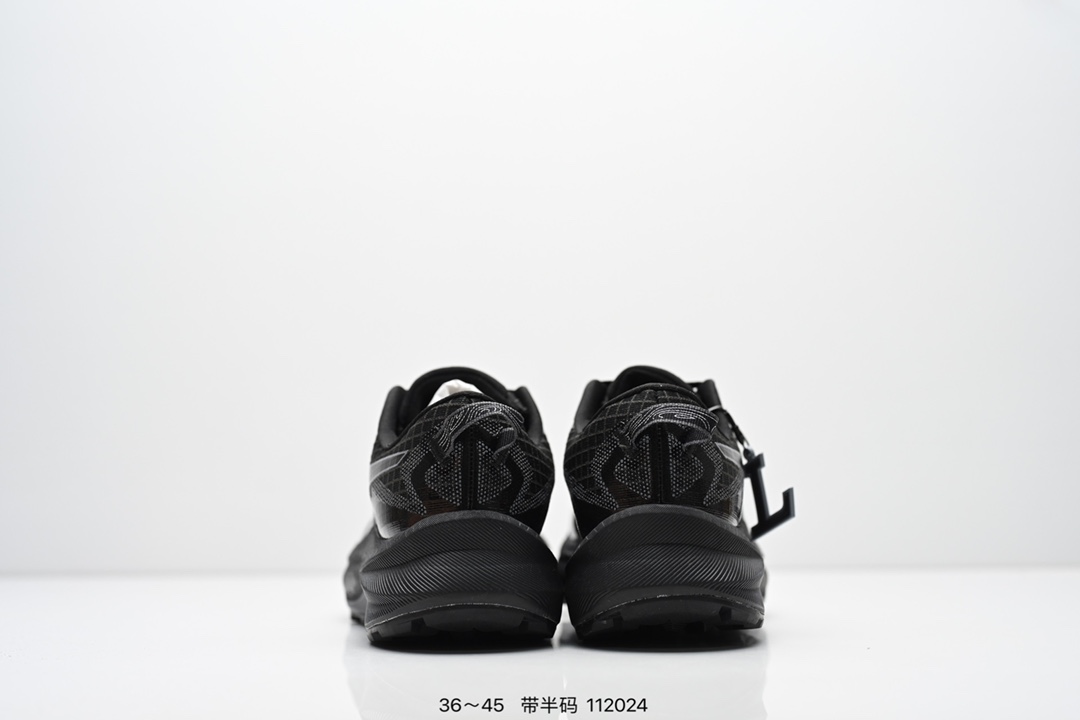 💰160
ASICS GEL-TRABUCO MAX 3 亚瑟士 网面透气 耐磨 越野跑步鞋
这双鞋的外观设计超级吸引人 简约大气 色彩搭配也很时尚 ASICS亚瑟士的独家GEL缓震科技 在跑步过程中感受到前所未有的舒适感 脚底仿佛踩在云端一般轻盈 这双鞋的抓地力也非常出色 无论是湿滑的泥泞小路还是崎岖的山路 它都能牢牢地抓住地面 
货号:1011B976-750
尺码:36 37 37.5 38 39 39.5 40.5 41.5 42 42.5 43.5 44 45
编码：112024