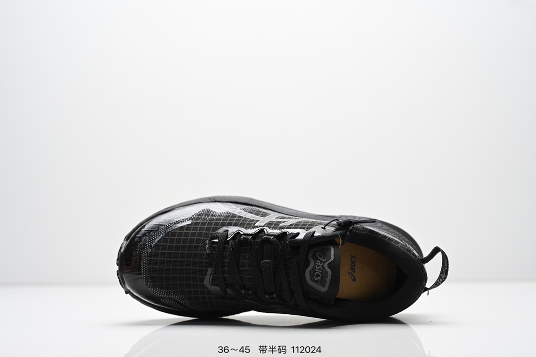 💰160
ASICS GEL-TRABUCO MAX 3 亚瑟士 网面透气 耐磨 越野跑步鞋
这双鞋的外观设计超级吸引人 简约大气 色彩搭配也很时尚 ASICS亚瑟士的独家GEL缓震科技 在跑步过程中感受到前所未有的舒适感 脚底仿佛踩在云端一般轻盈 这双鞋的抓地力也非常出色 无论是湿滑的泥泞小路还是崎岖的山路 它都能牢牢地抓住地面 
货号:1011B976-750
尺码:36 37 37.5 38 39 39.5 40.5 41.5 42 42.5 43.5 44 45
编码：112024