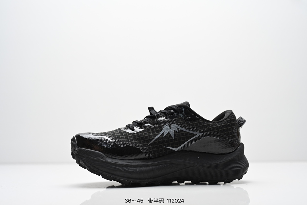 💰160
ASICS GEL-TRABUCO MAX 3 亚瑟士 网面透气 耐磨 越野跑步鞋
这双鞋的外观设计超级吸引人 简约大气 色彩搭配也很时尚 ASICS亚瑟士的独家GEL缓震科技 在跑步过程中感受到前所未有的舒适感 脚底仿佛踩在云端一般轻盈 这双鞋的抓地力也非常出色 无论是湿滑的泥泞小路还是崎岖的山路 它都能牢牢地抓住地面 
货号:1011B976-750
尺码:36 37 37.5 38 39 39.5 40.5 41.5 42 42.5 43.5 44 45
编码：112024
