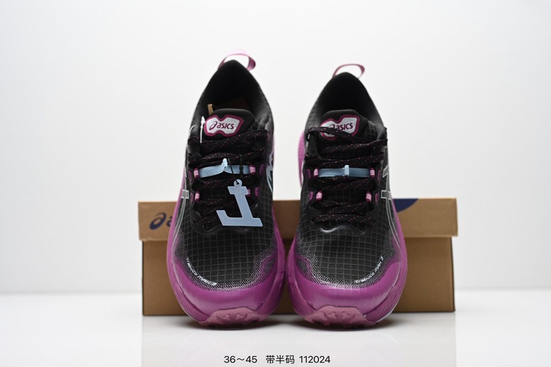 💰160
ASICS GEL-TRABUCO MAX 3 亚瑟士 网面透气 耐磨 越野跑步鞋
这双鞋的外观设计超级吸引人 简约大气 色彩搭配也很时尚 ASICS亚瑟士的独家GEL缓震科技 在跑步过程中感受到前所未有的舒适感 脚底仿佛踩在云端一般轻盈 这双鞋的抓地力也非常出色 无论是湿滑的泥泞小路还是崎岖的山路 它都能牢牢地抓住地面 
货号:1011B976-750
尺码:36 37 37.5 38 39 39.5 40.5 41.5 42 42.5 43.5 44 45
编码：112024