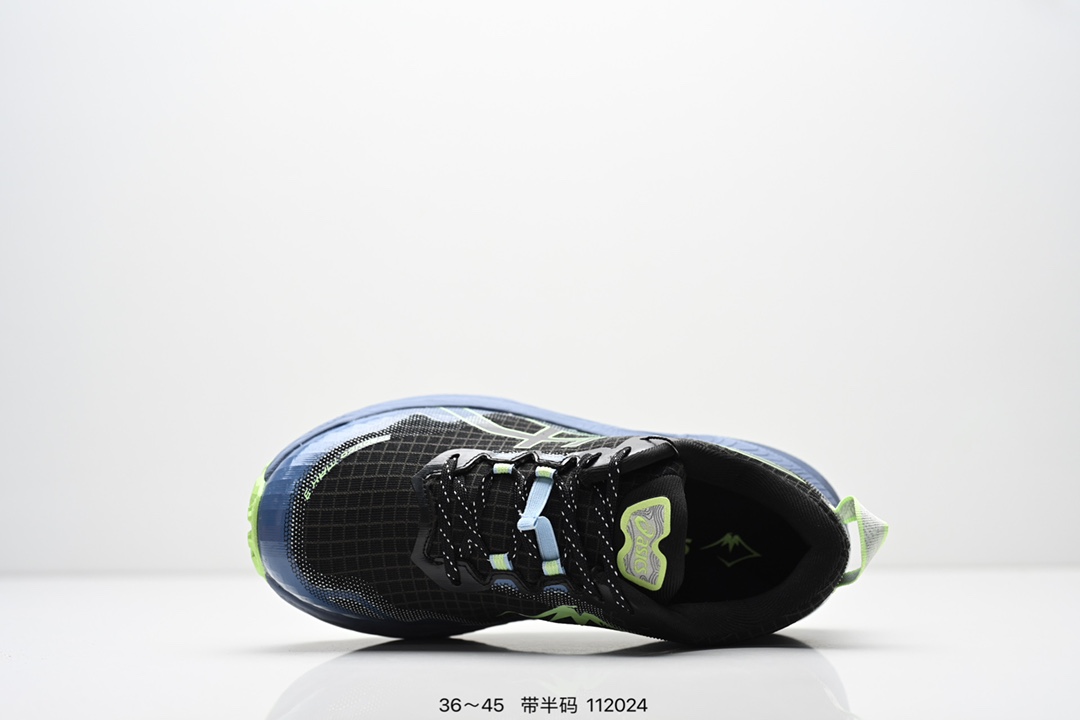 💰160
ASICS GEL-TRABUCO MAX 3 亚瑟士 网面透气 耐磨 越野跑步鞋
这双鞋的外观设计超级吸引人 简约大气 色彩搭配也很时尚 ASICS亚瑟士的独家GEL缓震科技 在跑步过程中感受到前所未有的舒适感 脚底仿佛踩在云端一般轻盈 这双鞋的抓地力也非常出色 无论是湿滑的泥泞小路还是崎岖的山路 它都能牢牢地抓住地面 
货号:1011B976-750
尺码:36 37 37.5 38 39 39.5 40.5 41.5 42 42.5 43.5 44 45
编码：112024