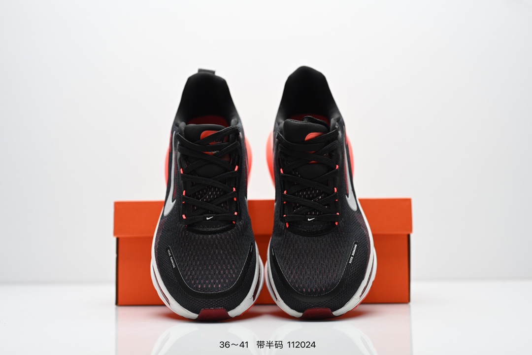 💰160
Nike VOMERO 18X 轻盈跑鞋
公司级顶级版本 Nike VOMERO 18 舒适百搭防滑耐磨 低帮 休闲跑步鞋男女同款
货号：IH3634 
尺码：36 36.5 37.5 38 38.5 39 40 40.5 41
编码：112024