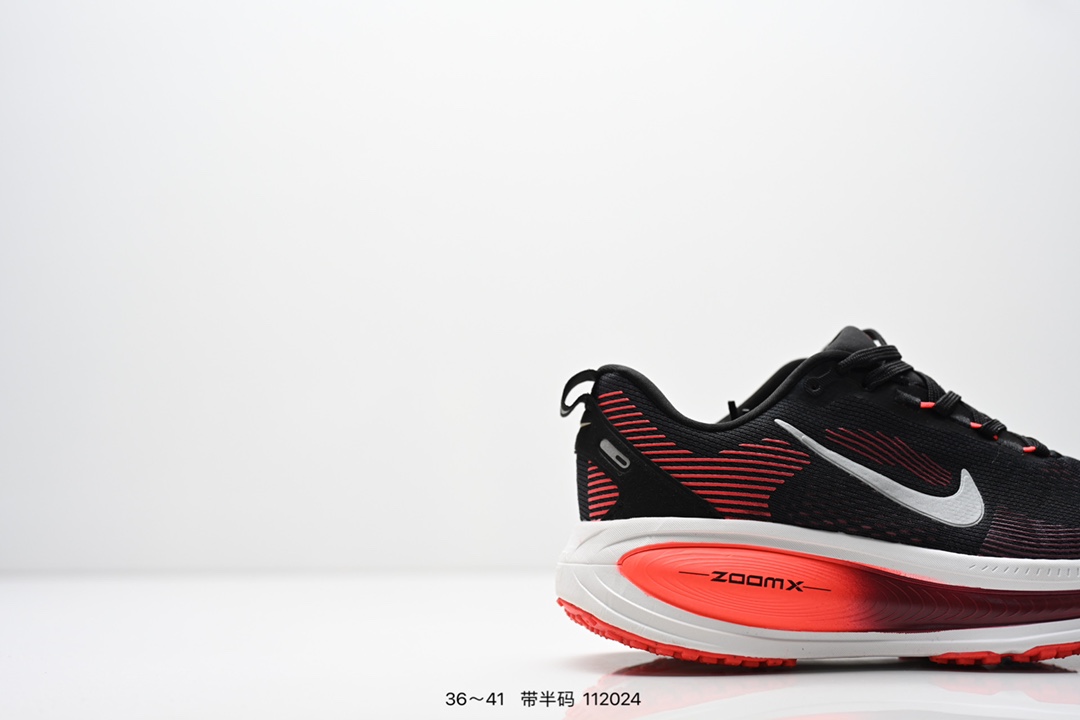 💰160
Nike VOMERO 18X 轻盈跑鞋
公司级顶级版本 Nike VOMERO 18 舒适百搭防滑耐磨 低帮 休闲跑步鞋男女同款
货号：IH3634 
尺码：36 36.5 37.5 38 38.5 39 40 40.5 41
编码：112024