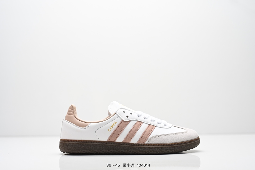 💰70
阿迪达斯 Original Samba OG 复古经典轻便板鞋 口碑大厂出品 品控大底版型不断改良更新 全套原纸板楦头开发 确保原汁原味 完美呈现版型 一比一鞋头弧度高度鞋身弧度 此版本只针对中端市场 皮料材质有所更替 其他数据细节工艺流程均保持一致 绝不口嗨 细节品控鞋型随意对比 正确烫金高频细节 原装纳米超迁皮料 独家私模橡胶大底 原盒原配 这款桑巴鞋展示了高质量的工艺 带有装饰的超锁缝制和无缝的手感 柔软、柔软的皮革造型和标志性的3条纹完成了精致的外观 正规合身鞋带 鞋面上有绒面鞋垫 橡胶鞋底 享受正畸套筒软感 自50年代首次亮相以来就一直在赢得粉丝的青睐 
货号：ID0478 
SIZE：36 36.5 37.5 38 38.5 39 40 40.5 41 42 42.5 43 44 44.5 45
编码：104614