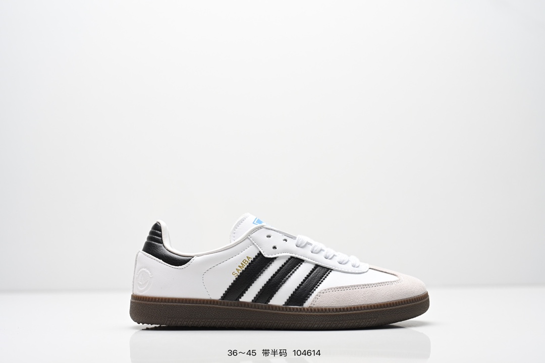 💰70
阿迪达斯 Original Samba OG 复古经典轻便板鞋 口碑大厂出品 品控大底版型不断改良更新 全套原纸板楦头开发 确保原汁原味 完美呈现版型 一比一鞋头弧度高度鞋身弧度 此版本只针对中端市场 皮料材质有所更替 其他数据细节工艺流程均保持一致 绝不口嗨 细节品控鞋型随意对比 正确烫金高频细节 原装纳米超迁皮料 独家私模橡胶大底 原盒原配 这款桑巴鞋展示了高质量的工艺 带有装饰的超锁缝制和无缝的手感 柔软、柔软的皮革造型和标志性的3条纹完成了精致的外观 正规合身鞋带 鞋面上有绒面鞋垫 橡胶鞋底 享受正畸套筒软感 自50年代首次亮相以来就一直在赢得粉丝的青睐 
货号：ID0478 
SIZE：36 36.5 37.5 38 38.5 39 40 40.5 41 42 42.5 43 44 44.5 45
编码：104614