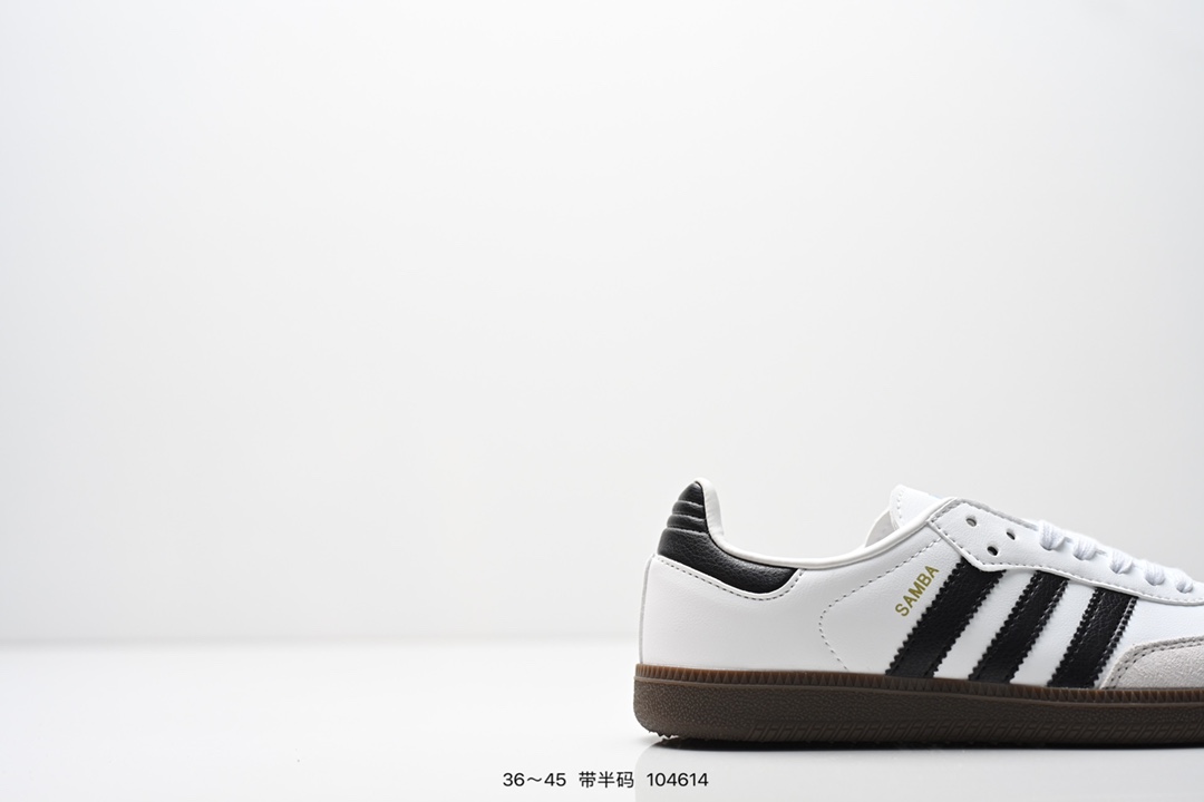 💰70
阿迪达斯 Original Samba OG 复古经典轻便板鞋 口碑大厂出品 品控大底版型不断改良更新 全套原纸板楦头开发 确保原汁原味 完美呈现版型 一比一鞋头弧度高度鞋身弧度 此版本只针对中端市场 皮料材质有所更替 其他数据细节工艺流程均保持一致 绝不口嗨 细节品控鞋型随意对比 正确烫金高频细节 原装纳米超迁皮料 独家私模橡胶大底 原盒原配 这款桑巴鞋展示了高质量的工艺 带有装饰的超锁缝制和无缝的手感 柔软、柔软的皮革造型和标志性的3条纹完成了精致的外观 正规合身鞋带 鞋面上有绒面鞋垫 橡胶鞋底 享受正畸套筒软感 自50年代首次亮相以来就一直在赢得粉丝的青睐 
货号：ID0478 
SIZE：36 36.5 37.5 38 38.5 39 40 40.5 41 42 42.5 43 44 44.5 45
编码：104614
