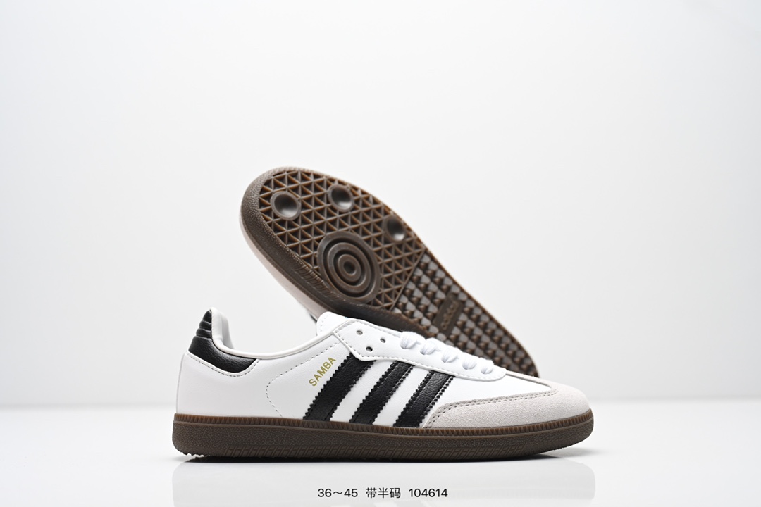 💰70
阿迪达斯 Original Samba OG 复古经典轻便板鞋 口碑大厂出品 品控大底版型不断改良更新 全套原纸板楦头开发 确保原汁原味 完美呈现版型 一比一鞋头弧度高度鞋身弧度 此版本只针对中端市场 皮料材质有所更替 其他数据细节工艺流程均保持一致 绝不口嗨 细节品控鞋型随意对比 正确烫金高频细节 原装纳米超迁皮料 独家私模橡胶大底 原盒原配 这款桑巴鞋展示了高质量的工艺 带有装饰的超锁缝制和无缝的手感 柔软、柔软的皮革造型和标志性的3条纹完成了精致的外观 正规合身鞋带 鞋面上有绒面鞋垫 橡胶鞋底 享受正畸套筒软感 自50年代首次亮相以来就一直在赢得粉丝的青睐 
货号：ID0478 
SIZE：36 36.5 37.5 38 38.5 39 40 40.5 41 42 42.5 43 44 44.5 45
编码：104614