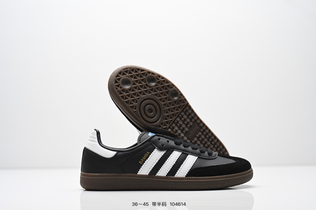 💰70
阿迪达斯 Original Samba OG 复古经典轻便板鞋 口碑大厂出品 品控大底版型不断改良更新 全套原纸板楦头开发 确保原汁原味 完美呈现版型 一比一鞋头弧度高度鞋身弧度 此版本只针对中端市场 皮料材质有所更替 其他数据细节工艺流程均保持一致 绝不口嗨 细节品控鞋型随意对比 正确烫金高频细节 原装纳米超迁皮料 独家私模橡胶大底 原盒原配 这款桑巴鞋展示了高质量的工艺 带有装饰的超锁缝制和无缝的手感 柔软、柔软的皮革造型和标志性的3条纹完成了精致的外观 正规合身鞋带 鞋面上有绒面鞋垫 橡胶鞋底 享受正畸套筒软感 自50年代首次亮相以来就一直在赢得粉丝的青睐 
货号：ID0478 
SIZE：36 36.5 37.5 38 38.5 39 40 40.5 41 42 42.5 43 44 44.5 45
编码：104614