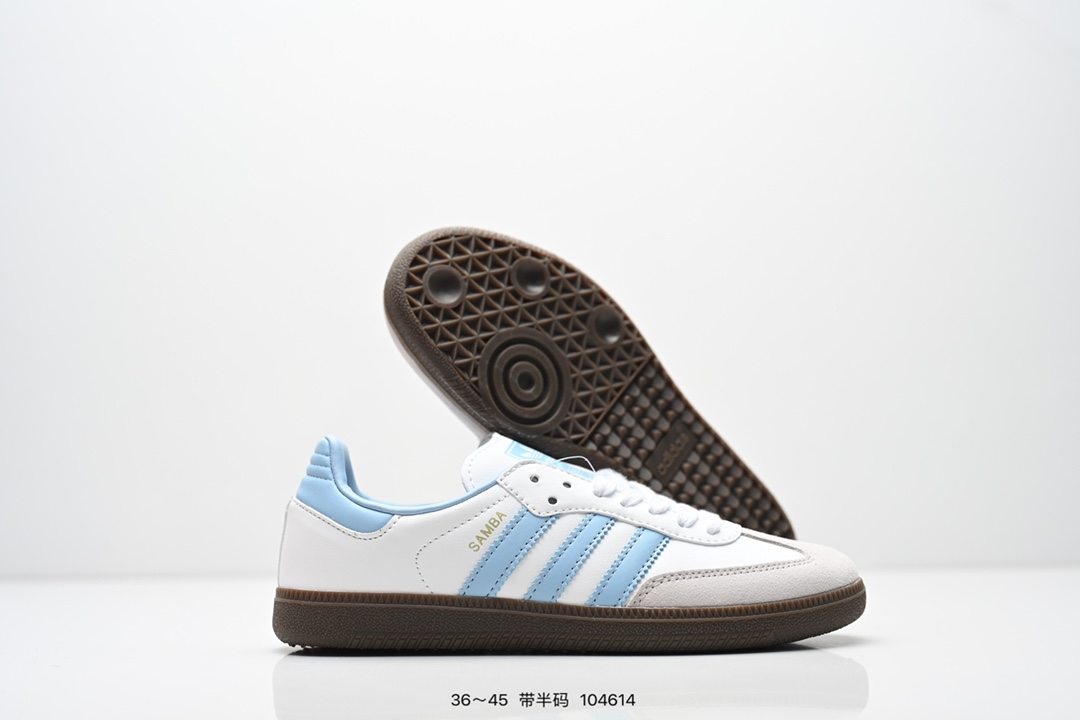 💰70
阿迪达斯 Original Samba OG 复古经典轻便板鞋 口碑大厂出品 品控大底版型不断改良更新 全套原纸板楦头开发 确保原汁原味 完美呈现版型 一比一鞋头弧度高度鞋身弧度 此版本只针对中端市场 皮料材质有所更替 其他数据细节工艺流程均保持一致 绝不口嗨 细节品控鞋型随意对比 正确烫金高频细节 原装纳米超迁皮料 独家私模橡胶大底 原盒原配 这款桑巴鞋展示了高质量的工艺 带有装饰的超锁缝制和无缝的手感 柔软、柔软的皮革造型和标志性的3条纹完成了精致的外观 正规合身鞋带 鞋面上有绒面鞋垫 橡胶鞋底 享受正畸套筒软感 自50年代首次亮相以来就一直在赢得粉丝的青睐 
货号：ID0478 
SIZE：36 36.5 37.5 38 38.5 39 40 40.5 41 42 42.5 43 44 44.5 45
编码：104614