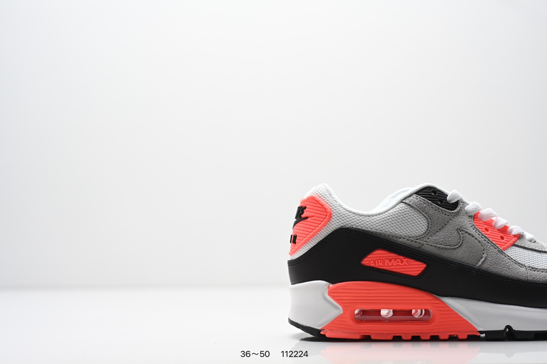 💰120
NIKE耐克运动鞋 Air max 90 健身运动跑鞋休闲鞋 复古风十足!Air Max 90 作为 Nike 旗下最经典的鞋型之一,凭借着百搭的造型,获得众多鞋迷们的喜爱。鞋面采用皮革、网眼布和麂皮材质打造,带来不俗质感的同时还有一定的透气性。最后开窗式 Air Max 气垫收尾,完善整双鞋设计。nike air max 90类鞋子 鞋后跟较高,减震效果出奇的好(鞋跟处有气垫)由于后跟高于前跟,便于跑步。鞋底采用华夫格橡胶底,抓地力确实强悍。气垫的吸震效果极佳,响应也很棒,再加上非常耐用。Nikeairmax90的鞋可以用来跑步,原本就是复古跑步鞋。运动时也耐穿的,这款鞋子够结实。
类型:男鞋
货号:CN8490
尺码:36~50
编码: 112224