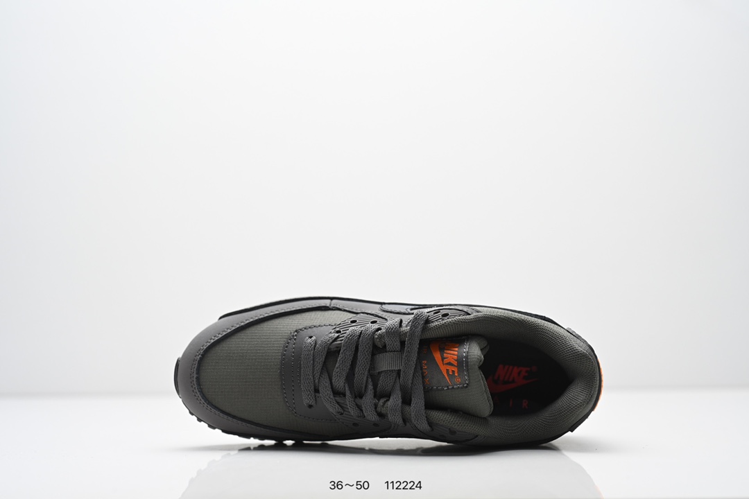 💰120
NIKE耐克运动鞋 Air max 90 健身运动跑鞋休闲鞋 复古风十足!Air Max 90 作为 Nike 旗下最经典的鞋型之一,凭借着百搭的造型,获得众多鞋迷们的喜爱。鞋面采用皮革、网眼布和麂皮材质打造,带来不俗质感的同时还有一定的透气性。最后开窗式 Air Max 气垫收尾,完善整双鞋设计。nike air max 90类鞋子 鞋后跟较高,减震效果出奇的好(鞋跟处有气垫)由于后跟高于前跟,便于跑步。鞋底采用华夫格橡胶底,抓地力确实强悍。气垫的吸震效果极佳,响应也很棒,再加上非常耐用。Nikeairmax90的鞋可以用来跑步,原本就是复古跑步鞋。运动时也耐穿的,这款鞋子够结实。
类型:男鞋
货号:CN8490
尺码:36~50
编码: 112224