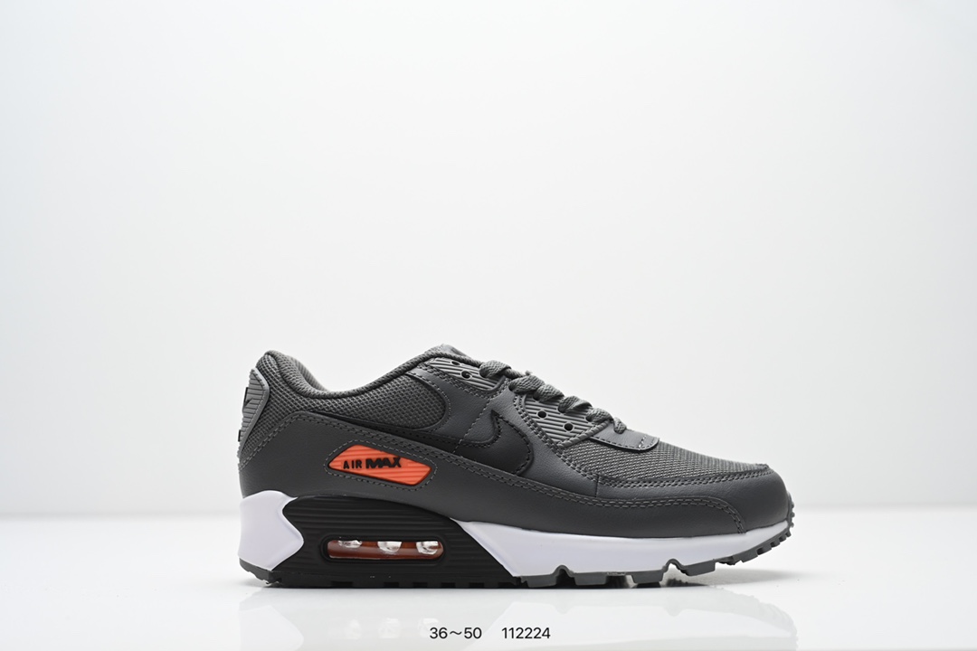 💰120
NIKE耐克运动鞋 Air max 90 健身运动跑鞋休闲鞋 复古风十足！Air Max 90 作为 Nike 旗下最经典的鞋型之一，凭借着百搭的造型，获得众多鞋迷们的喜爱。鞋面采用皮革、网眼布和麂皮材质打造，带来不俗质感的同时还有一定的透气性。最后开窗式 Air Max 气垫收尾，完善整双鞋设计。nike air max 90类鞋子 鞋后跟较高，减震效果出奇的好（鞋跟处有气垫）由于后跟高于前跟，便于跑步。鞋底采用华夫格橡胶底，抓地力确实强悍。气垫的吸震效果极佳，响应也很棒，再加上非常耐用。Nikeairmax90的鞋可以用来跑步，原本就是复古跑步鞋。运动时也耐穿的，这款鞋子够结实。

类型：男鞋
货号：CN8490
尺码：36～50
编码:  112224