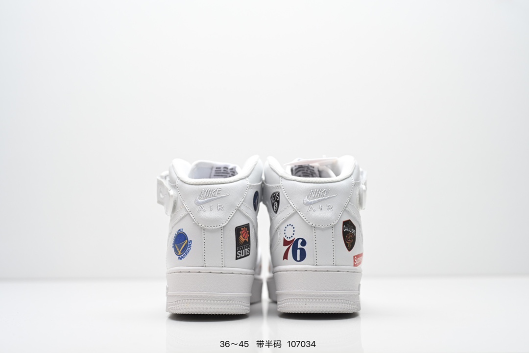 💰210
公司级：Nike Air Force 1 Mid 07
原楦头原纸板 打造纯正中帮空军版型
专注外贸渠道 全掌内置蜂窝气垫 
原盒配件 原厂中底钢印、拉帮完美 
官方货号:AQ8017-100
Size:36 36.5 37.5 38 38.5 39 40 40.5 41 42 42.5 43 44 45
ID：107034