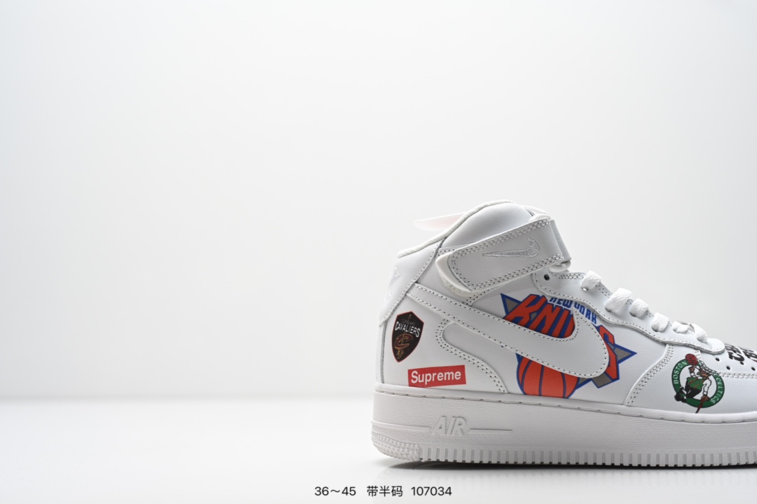 💰210
公司级：Nike Air Force 1 Mid 07
原楦头原纸板 打造纯正中帮空军版型
专注外贸渠道 全掌内置蜂窝气垫 
原盒配件 原厂中底钢印、拉帮完美 
官方货号:AQ8017-100
Size:36 36.5 37.5 38 38.5 39 40 40.5 41 42 42.5 43 44 45
ID：107034