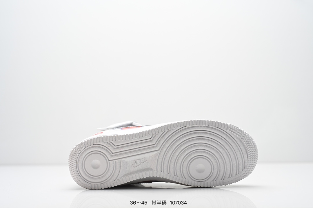 💰210
公司级：Nike Air Force 1 Mid 07
原楦头原纸板 打造纯正中帮空军版型
专注外贸渠道 全掌内置蜂窝气垫 
原盒配件 原厂中底钢印、拉帮完美 
官方货号:AQ8017-100
Size:36 36.5 37.5 38 38.5 39 40 40.5 41 42 42.5 43 44 45
ID：107034