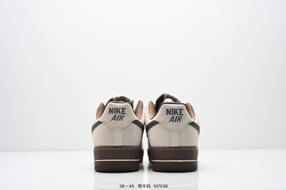 💰220
耐克Nike Air Force 1 Low  空军一号低帮百搭休闲运动板鞋。柔软、弹性十足的缓震性能和出色的中底设计，横跨复古与现代的外型结合，造就出风靡全球三十多年的Force 1
尺码：如图所示
编码：107036
货号：HQ3485