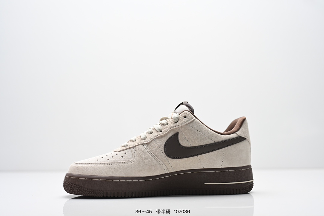 💰220
耐克Nike Air Force 1 Low  空军一号低帮百搭休闲运动板鞋。柔软、弹性十足的缓震性能和出色的中底设计，横跨复古与现代的外型结合，造就出风靡全球三十多年的Force 1
尺码：如图所示
编码：107036
货号：HQ3485