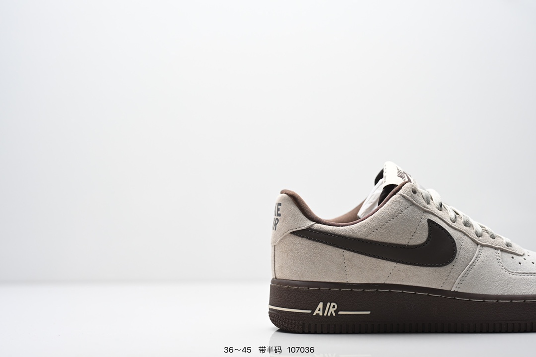 💰220
耐克Nike Air Force 1 Low  空军一号低帮百搭休闲运动板鞋。柔软、弹性十足的缓震性能和出色的中底设计，横跨复古与现代的外型结合，造就出风靡全球三十多年的Force 1
尺码：如图所示
编码：107036
货号：HQ3485