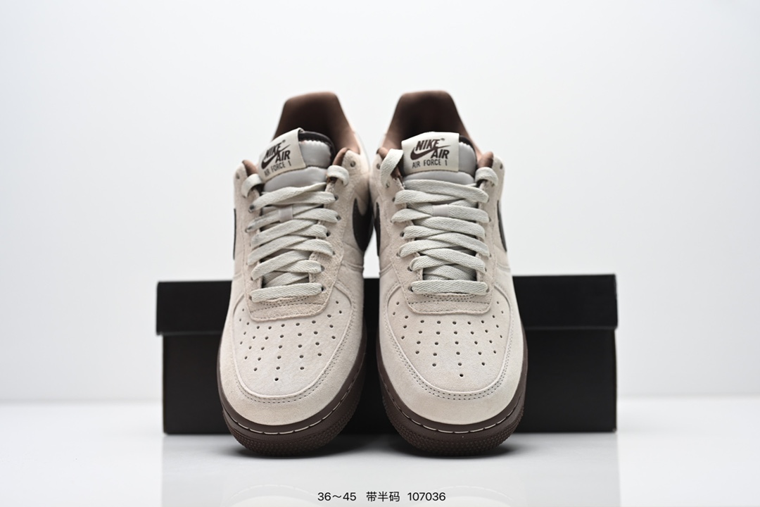 💰220
耐克Nike Air Force 1 Low  空军一号低帮百搭休闲运动板鞋。柔软、弹性十足的缓震性能和出色的中底设计，横跨复古与现代的外型结合，造就出风靡全球三十多年的Force 1
尺码：如图所示
编码：107036
货号：HQ3485