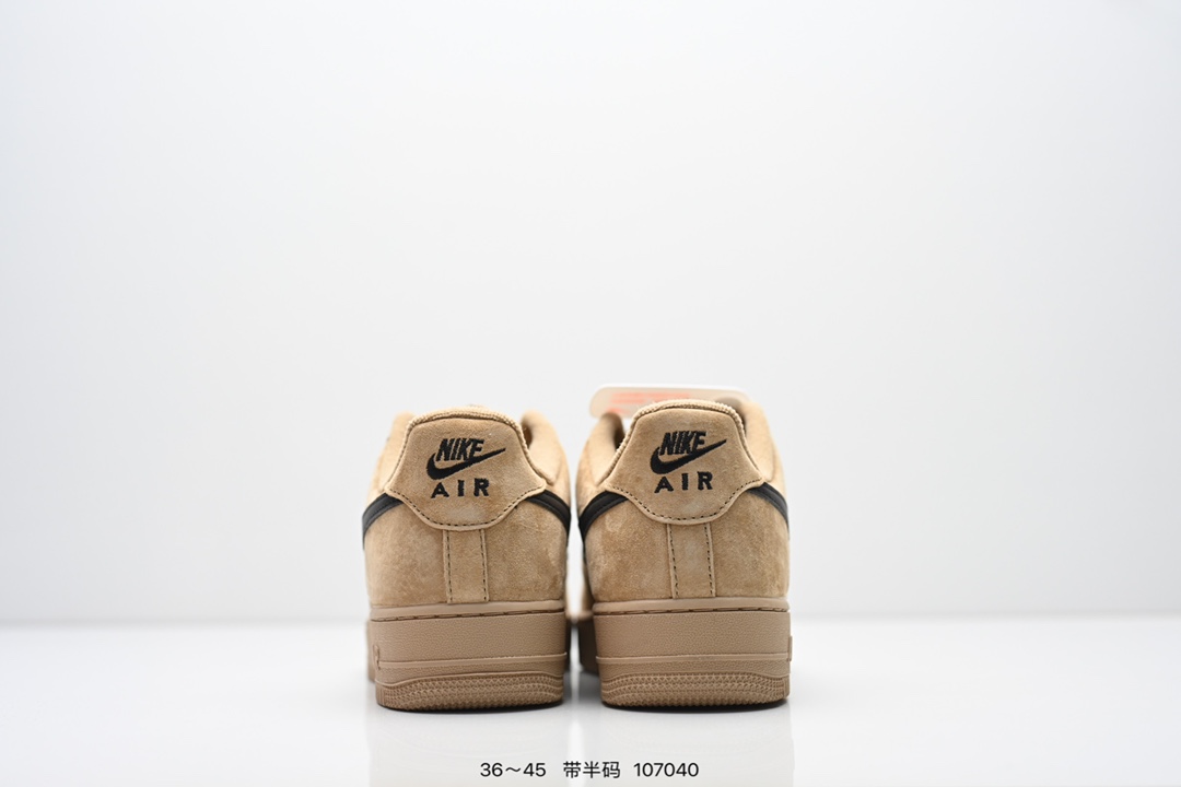 💰240
公司级：NIKE AIR FORCE 1‘07 LV8
原楦头原纸板 打造纯正低帮空军版型
专注外贸渠道 全掌内置蜂窝气垫 
原盒配件 原厂中底钢印、拉帮完美
货号:CW2288-111
Size:36 36.5 37.5 38 38.5 39 40 40.5 41 42 42.5 43 44 45
ID:107040