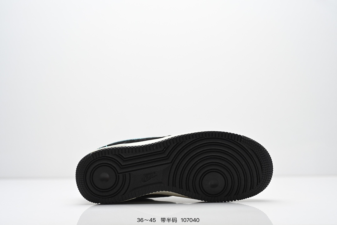 💰240
公司级：NIKE AIR FORCE 1‘07 LV8
原楦头原纸板 打造纯正低帮空军版型
专注外贸渠道 全掌内置蜂窝气垫 
原盒配件 原厂中底钢印、拉帮完美
货号:CW2288-111
Size:36 36.5 37.5 38 38.5 39 40 40.5 41 42 42.5 43 44 45
ID:107040