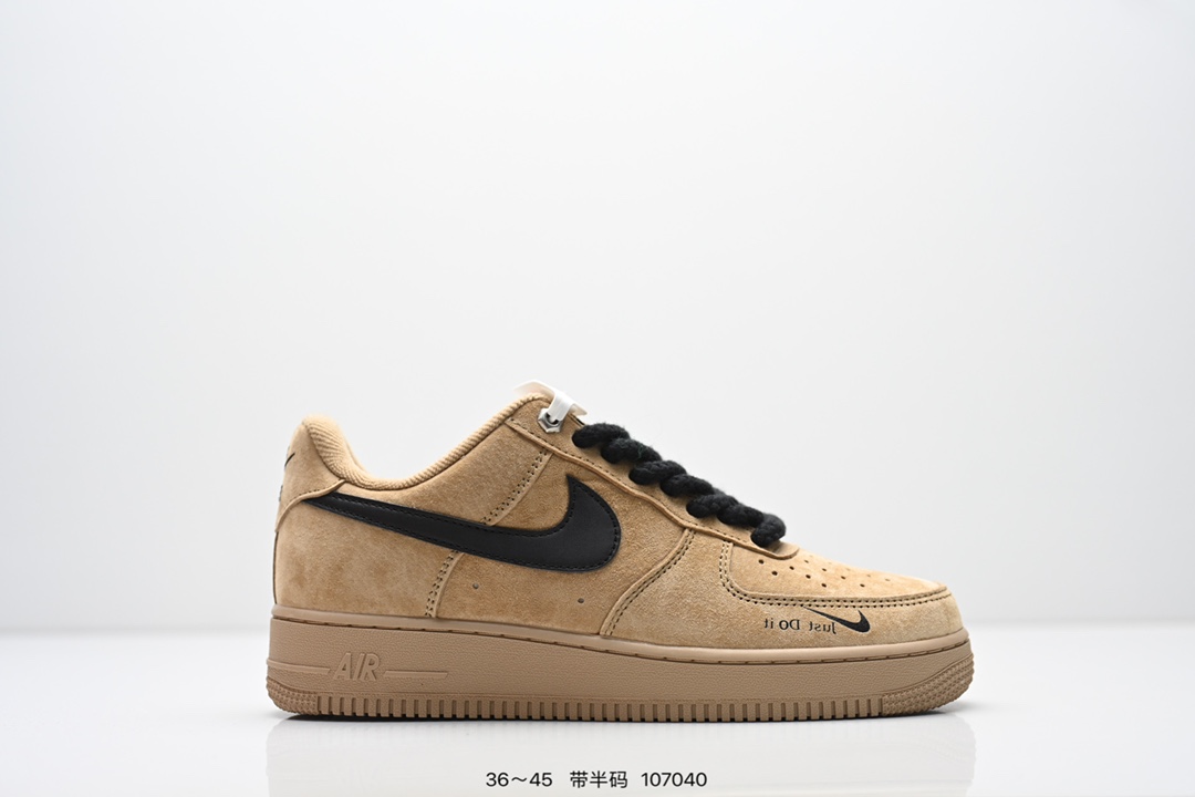 集合💰240
公司级：NIKE AIR FORCE 1‘07 LV8
原楦头原纸板 打造纯正低帮空军版型
专注外贸渠道 全掌内置蜂窝气垫 
原盒配件 原厂中底钢印、拉帮完美
货号:CW2288-111
Size:36 36.5 37.5 38 38.5 39 40 40.5 41 42 42.5 43 44 45
ID:107040