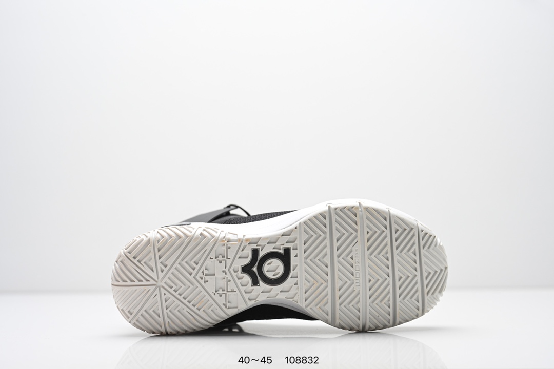 💰200
公司级：Nike KD Trey 5 IX EP 杜兰特
升级版原楦原纸版数据开发版型#采用热熔织物鞋面材质#配置Zoom气垫缓震#搭配全掌Renew科技泡棉缓震中底#外置优质橡胶大底❗️新一代 KD 支线，耐克Nike KD Trey 5 IX EP”Oreo“凯文·杜兰特简版5代中帮休闲运动篮球鞋
货号：844573
尺码：40 40.5 41 42 42.5 43 44 45 
ID：108832