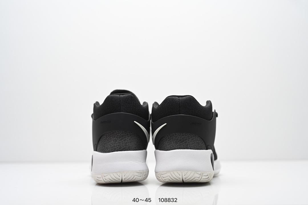 💰200
公司级：Nike KD Trey 5 IX EP 杜兰特
升级版原楦原纸版数据开发版型#采用热熔织物鞋面材质#配置Zoom气垫缓震#搭配全掌Renew科技泡棉缓震中底#外置优质橡胶大底❗️新一代 KD 支线，耐克Nike KD Trey 5 IX EP”Oreo“凯文·杜兰特简版5代中帮休闲运动篮球鞋
货号：844573
尺码：40 40.5 41 42 42.5 43 44 45 
ID：108832