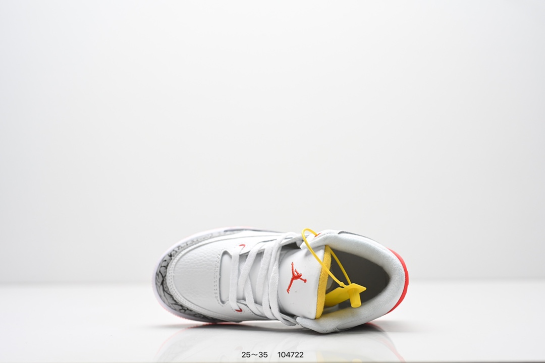 图片[4]-童鞋：Air Jordan 3 Retro 复刻白水泥 AJ3 乔丹3代 aj3 乔3 经典复刻白水泥 乔丹篮球鞋系列 鞋身以白色为主调，采用优质皮革材质搭配鞋头及后跟处的经典元素爆裂纹，搭配灰色外底，简约而不失活力，纯色鞋身也很好地渲染了其不凡的质感。至于细节，该鞋款后跟处的Jumpman Logo同样采用黑色打造，鞋口及鞋面则添加了透气孔设计，更适合炎热的夏日。 货号：DN3707-100 尺码：如图所示-选品中心