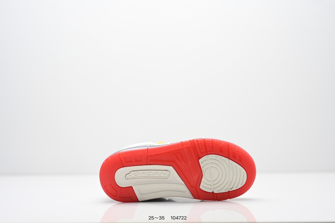 图片[6]-童鞋：Air Jordan 3 Retro 复刻白水泥 AJ3 乔丹3代 aj3 乔3 经典复刻白水泥 乔丹篮球鞋系列 鞋身以白色为主调，采用优质皮革材质搭配鞋头及后跟处的经典元素爆裂纹，搭配灰色外底，简约而不失活力，纯色鞋身也很好地渲染了其不凡的质感。至于细节，该鞋款后跟处的Jumpman Logo同样采用黑色打造，鞋口及鞋面则添加了透气孔设计，更适合炎热的夏日。 货号：DN3707-100 尺码：如图所示-选品中心