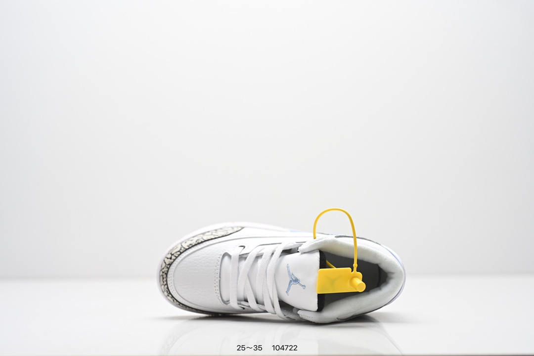 图片[4]-童鞋：Air Jordan 3 Retro 复刻白水泥 AJ3 乔丹3代 aj3 乔3 经典复刻白水泥 乔丹篮球鞋系列 鞋身以白色为主调，采用优质皮革材质搭配鞋头及后跟处的经典元素爆裂纹，搭配灰色外底，简约而不失活力，纯色鞋身也很好地渲染了其不凡的质感。至于细节，该鞋款后跟处的Jumpman Logo同样采用黑色打造，鞋口及鞋面则添加了透气孔设计，更适合炎热的夏日。 货号：DN3707-100 尺码：如图所示-选品中心