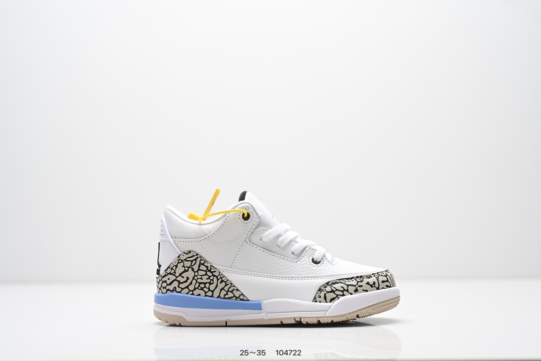 集合 童鞋：Air Jordan 3 Retro 复刻白水泥 AJ3 乔丹3代 aj3 乔3 经典复刻白水泥 乔丹篮球鞋系列 鞋身以白色为主调，采用优质皮革材质搭配鞋头及后跟处的经典元素爆裂纹，搭配灰色外底，简约而不失活力，纯色鞋身也很好地渲染了其不凡的质感。至于细节，该鞋款后跟处的Jumpman Logo同样采用黑色打造，鞋口及鞋面则添加了透气孔设计，更适合炎热的夏日。 货号：DN3707-100 尺码：如图所示-选品中心
