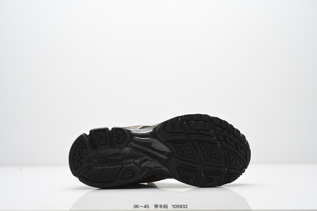 💰160
Asics Gel-Kayano 14 
ASICS (亚瑟士） 是日本实业家鬼家喜八郎创立的跑鞋运动品牌，名宇想法源自著名的拉丁谚语’AnimaSana In Corpore Sano’，意为“健全的精神寓于强健的体魄”。正如其名字的含义，ASICS亚瑟
士一直坚信保持身体的健康与活力是打造健康快乐的生活方式的最佳途径。亚瑟士的跑鞋、篮球鞋等系列集专业与美貌于一身，拥有极高的热度。2016年，ASICS在“2016年日本最佳全球品牌“排行榜名列第17名。
货号：1201A161-301
编码：105932
Size:36～45半
