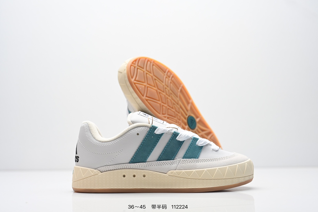 💰120
AD Adimatic Low 马蒂奇系列低帮复古鲨鱼面包鞋运动休闲滑板板鞋 整个鞋面由色彩艳丽的麂皮制成,搭配品牌标志性大尺寸三条纹 Logo,超宽鞋带作为鲜明特征,厚实的中底和耐用的橡胶外底为滑手们带来了良好的穿着体验。滑板运动作为都市街头运动的先驱,配色靓丽,夸张轮廓的 “面包鞋” ADIMATIC 自然成为了优选单品。对于经典细节的充分保留,让人们的目光瞬间就能集中到这双与众不同的 “Lo-Fi Style” 滑板鞋上。
货号:Id3935
尺码:如图所示
编码:112224