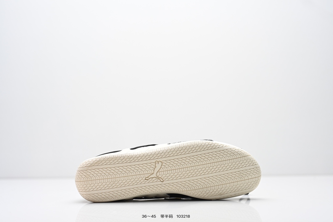 90💰Z版 内饰配件齐全
Rose x PUMA彪马 Speedcat 系列 情侣 薄底 赛车 德训双鞋带 舒适百搭 生活休闲鞋 男女同款
PUMA Speedcat为蓝本,融入Rosé品牌标志性的蝴蝶结双鞋带设计,鞋侧及后跟新增鞋带穿孔,可自由缠绕鞋身打造蝴蝶结造型,为硬朗的赛车鞋增添柔美气质。
鞋面采用细腻的头层牛皮,质感柔软,油光锃亮,侧面的白色LOGO也是皮质的,鞋舌处和鞋垫上印有彪马和Rose的联名LOGO。
鞋底厚度仅1.8cm,比普通运动鞋轻20%以上,搭配加厚鞋垫,缓震表现出色,走路轻盈舒适,久走不累。鞋面采用亲肤透气网布+环保PU材质,夏天穿也不闷脚。
有黑色和奶油色等配色,黑色款经典百搭,奶油色款则以温柔奶杏白+浅灰条纹为主,搭配牛仔裤、短裙等都超有氛围感,适合多种场合穿着。
size:36 37 37.5 38 38.5 39 40 40.5 41 42 42.5 43 44 44.5 45偏小半码