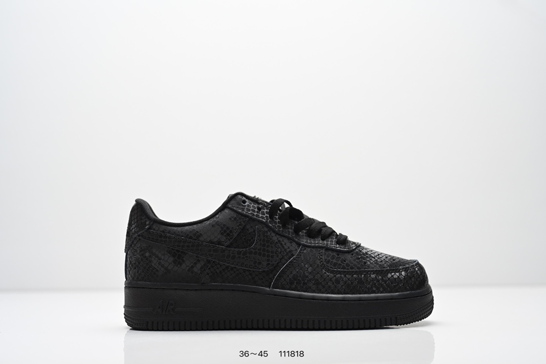 集合💰90
耐克Nike AIR FORCE 1‘07 空军一号低帮百搭休闲运动板鞋。柔软、弹性十足的缓震性能和出色的中底设计,横跨复古与现代的外型结合,造就出风靡全球三十多年的Force 1。
货号:DQ7582
尺码:36~45
编号:111818