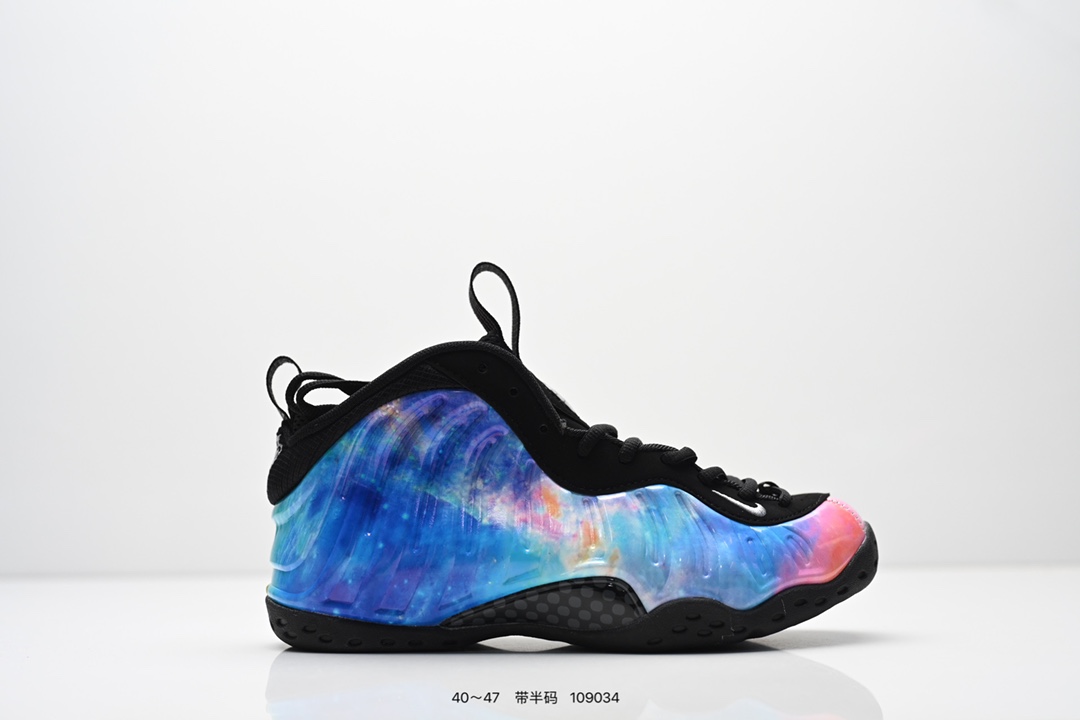 💰170
Nike Air Foamposite ONE 喷泡
地表最强性价比版本 完美清洁度 
整双鞋延续当年的发泡材质打造
搭配标志性沟壑造型 辨识度依旧
出众脚感Zoom Air的科技中底与半透明的水晶大底收尾 完善整体造型设计 保证脚感
官方货号: AR3771 
尺码: 40～47半
编码：109034