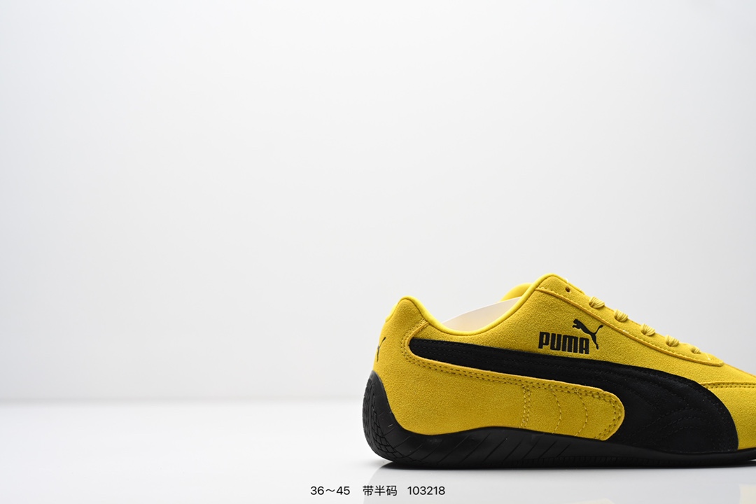 90💰B版
Rose x PUMA彪马 Speedcat 系列 情侣 薄底 赛车 德训双鞋带 舒适百搭 生活休闲鞋 男女同款
PUMA Speedcat为蓝本,融入Rosé品牌标志性的蝴蝶结双鞋带设计,鞋侧及后跟新增鞋带穿孔,可自由缠绕鞋身打造蝴蝶结造型,为硬朗的赛车鞋增添柔美气质。
鞋面采用细腻的头层牛皮,质感柔软,油光锃亮,侧面的白色LOGO也是皮质的,鞋舌处和鞋垫上印有彪马和Rose的联名LOGO。
鞋底厚度仅1.8cm,比普通运动鞋轻20%以上,搭配加厚鞋垫,缓震表现出色,走路轻盈舒适,久走不累。鞋面采用亲肤透气网布+环保PU材质,夏天穿也不闷脚。
有黑色和奶油色等配色,黑色款经典百搭,奶油色款则以温柔奶杏白+浅灰条纹为主,搭配牛仔裤、短裙等都超有氛围感,适合多种场合穿着。
size:36 37 37.5 38 38.5 39 40 40.5 41 42 42.5 43 44 44.5 45