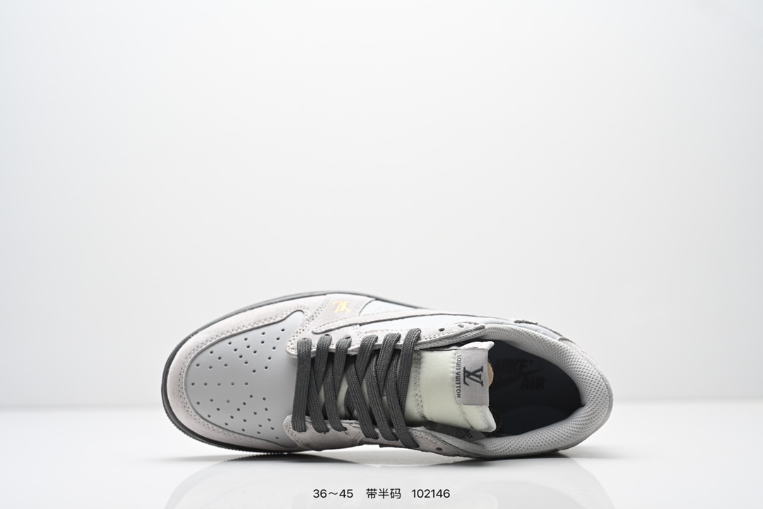 💰270
AJ1倒勾联名Travis Scott x Air Jordan 1 ” Reverse Mocha “ AJ1乔1 TS 闪电 联名倒钩 低帮文化篮球鞋 完美品质出货 细节如图所示  鞋面切割工整  冲孔整齐干净 中底拉帮线 整体清洁度非常好
货号：XS7089 612
尺码:36 36.5 37.5 38 38.5 39 40 40.5 41 42 42.5 43 44 45 
ID:102146