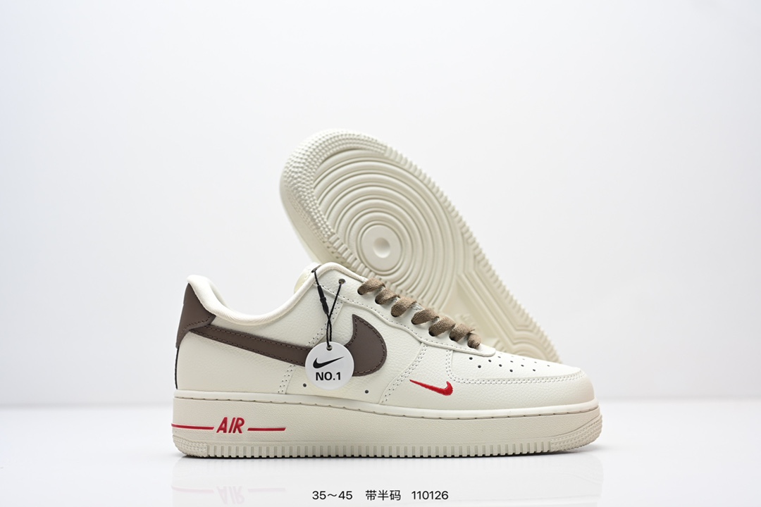💰170
公司级：耐克Nike AIR FORCE 1‘07 空军一号低帮百搭休闲运动板鞋。柔软、弹性十足的缓震性能和出色的中底设计，横跨复古与现代的外型结合，造就出风靡全球三十多年的Force 1。
货号:AA1117-118
尺码:看图所示
编码：110126