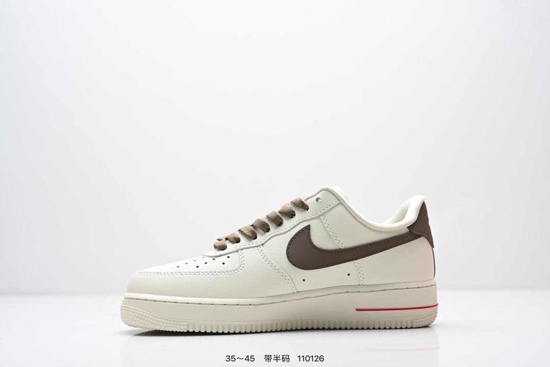 💰170
公司级：耐克Nike AIR FORCE 1‘07 空军一号低帮百搭休闲运动板鞋。柔软、弹性十足的缓震性能和出色的中底设计，横跨复古与现代的外型结合，造就出风靡全球三十多年的Force 1。
货号:AA1117-118
尺码:看图所示
编码：110126
