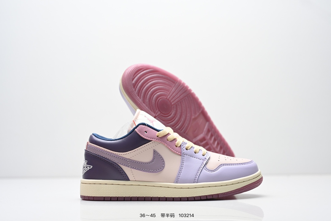 70💰头层拼接🉐️ 全码齐 长期补货
Air Jordan 1 Low OG "Black and Dark Powder Blue" 低帮 AJ1 乔丹1代 aj1 乔1 低邦 乔丹篮球鞋系列 整体以白色皮革材质为主色调呈现,搭配黑色Swoosh以及白色鞋面呈现。鞋带、鞋舌标签等均采用蓝色呈现,鞋舌黑色点缀,颜值十分低调百搭。此外后跟部分同样采用蓝色配色呈现,标志性的飞翼Logo则使用黑色压印点缀。鞋底也使用白色中底搭配蓝色橡胶外底设计,与鞋面配色相呼应!
AJ1倒勾联名Travis Scott x Air Jordan 1 ” Reverse Mocha “ AJ1乔1 TS 闪电 联名倒钩 低帮文化篮球鞋 完美品质出货 细节如图所示 鞋面切割工整 冲孔整齐干净 中底拉帮线 整体清洁度非常好
货号:XS7089 612
尺码:36 36.5 37.5 38 38.5 39 40 40.5 41 42 42.5 43 44 45
ID:103214