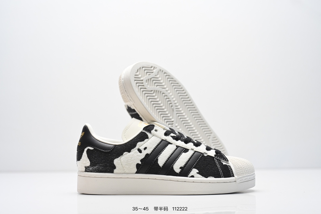 💰110
阿迪达斯adidas三叶草 Originals Superstars”White/Red Laceless“”黑绿 贝壳头弹力带鞋舌经典百搭休闲运动板鞋货号:GY3428与众不同是你的追求。adidas Superstar,自70年代问世以来很快成为潮流先锋,力求以突破界限的态度和不断进化的设计作为立身之本。这款经典鞋,灵感源自”遥远的星系“。由adidas联手迪士尼打造,融合别致配色和图案,致敬《星球大战》中曼达洛人的冒险精神
货号:JP8174
尺码:35 36 36.5 37 38 38.5 39 40 40.5 41 42 42.5 43 44 45
ID:112222