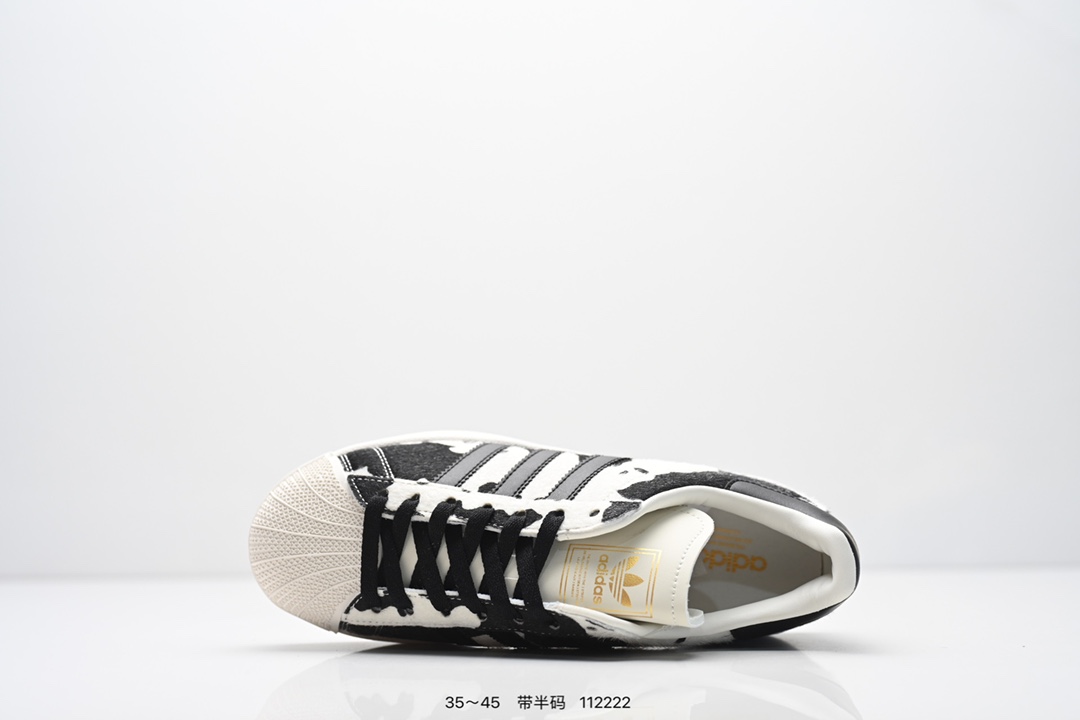 💰110
阿迪达斯adidas三叶草 Originals Superstars”White/Red Laceless“”黑绿 贝壳头弹力带鞋舌经典百搭休闲运动板鞋货号:GY3428与众不同是你的追求。adidas Superstar,自70年代问世以来很快成为潮流先锋,力求以突破界限的态度和不断进化的设计作为立身之本。这款经典鞋,灵感源自”遥远的星系“。由adidas联手迪士尼打造,融合别致配色和图案,致敬《星球大战》中曼达洛人的冒险精神
货号:JP8174
尺码:35 36 36.5 37 38 38.5 39 40 40.5 41 42 42.5 43 44 45
ID:112222